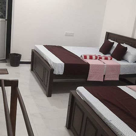 Theepan'S Home Нилавели Екстериор снимка