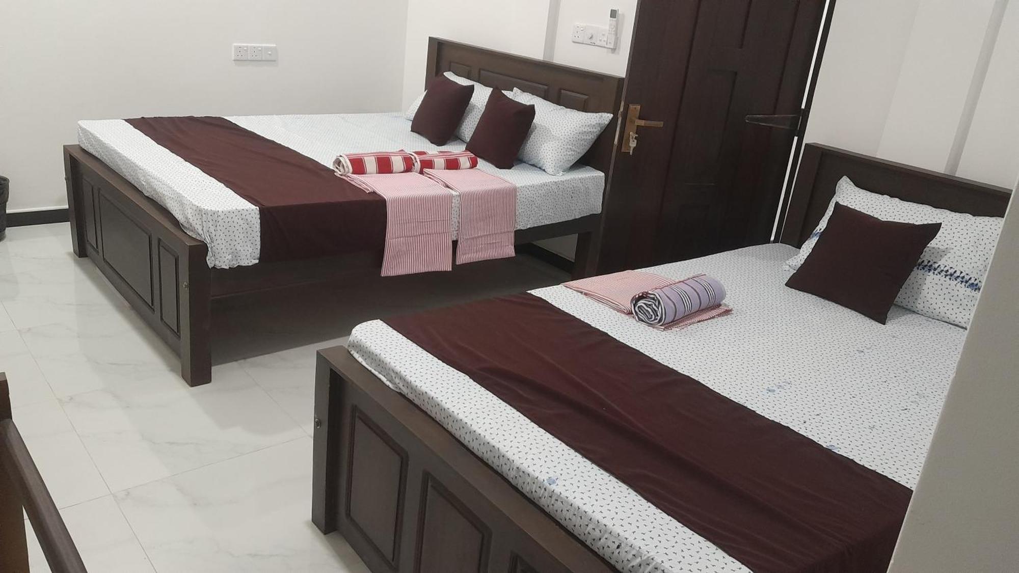 Theepan'S Home Нилавели Екстериор снимка