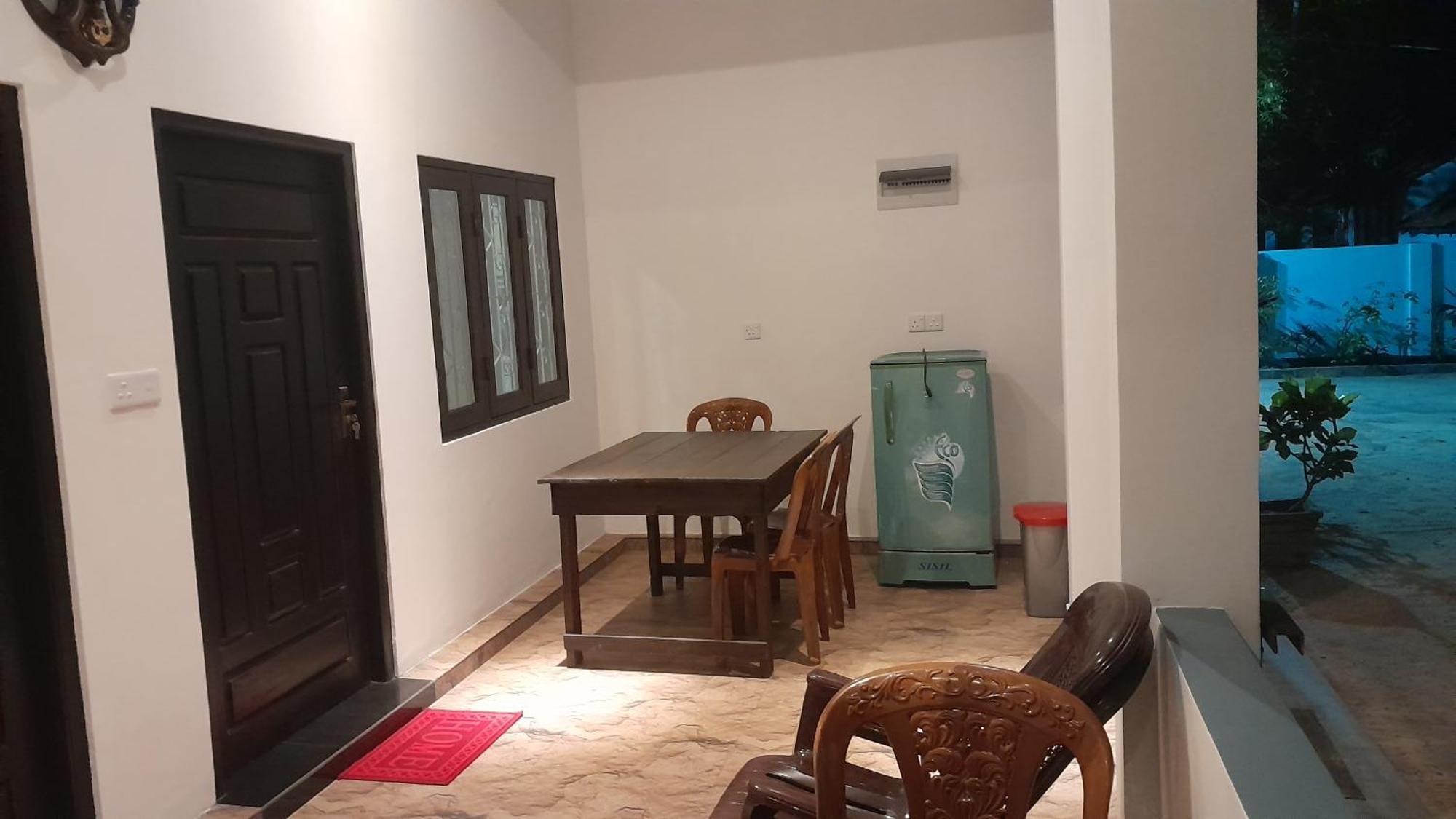Theepan'S Home Нилавели Екстериор снимка