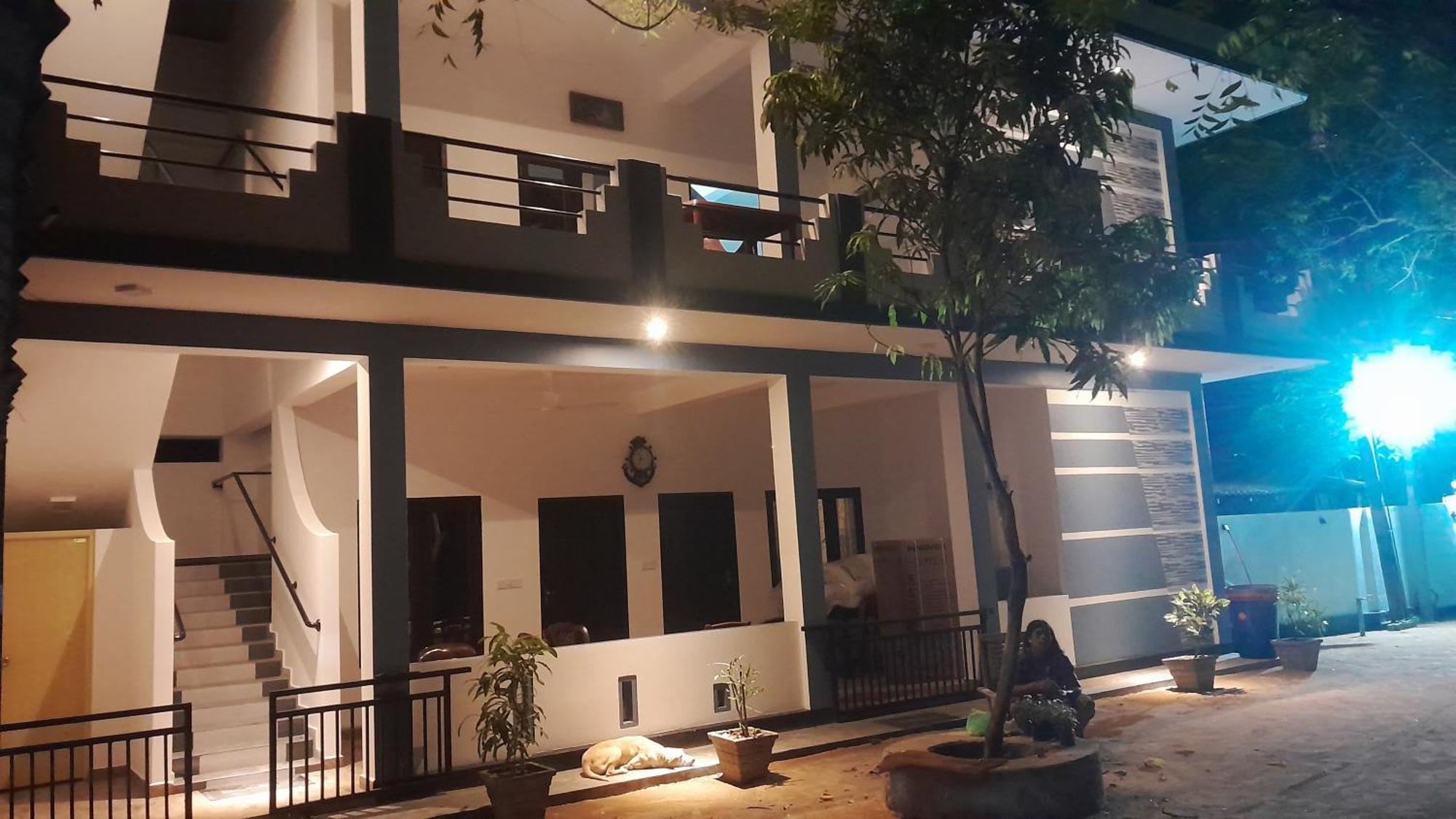 Theepan'S Home Нилавели Екстериор снимка